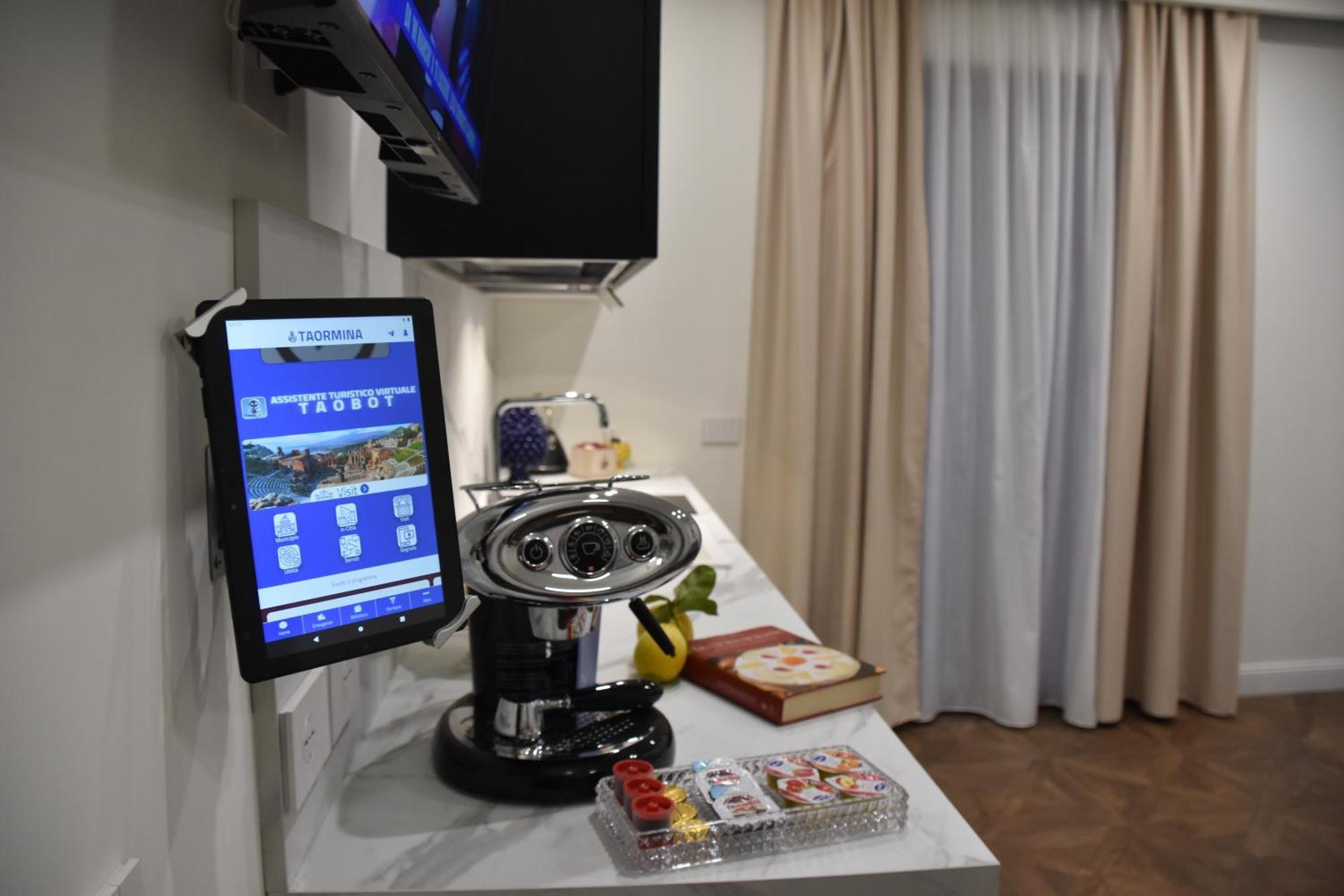 Gloden House Apartments Таорміна Номер фото